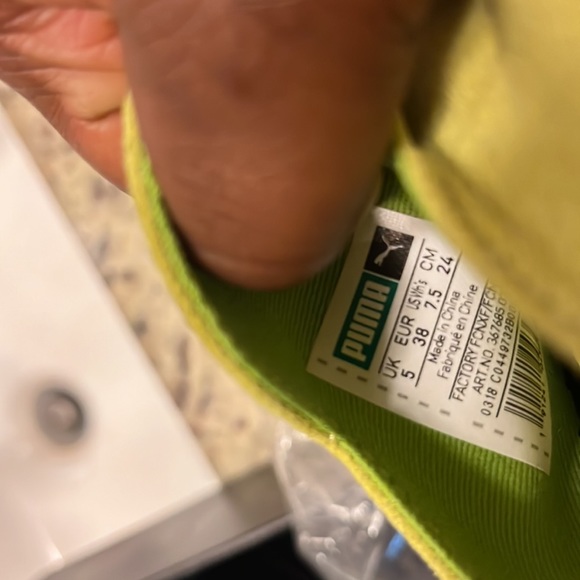 Brand New.... Puma X Fenty Sandals - Picture 6 of 6